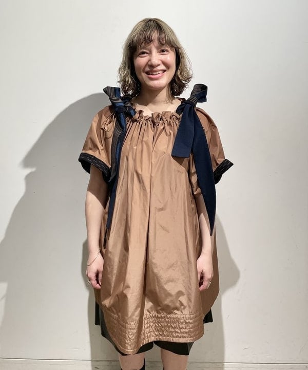 IZUMI MAYUMIさんの「BEAMS WOMEN｜パンチング ショッパー」を使ったコーディネート
