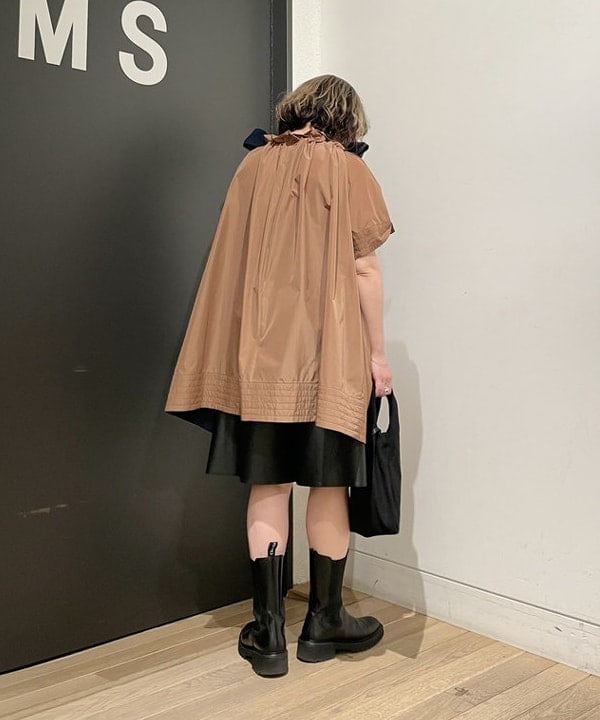 IZUMI MAYUMIさんの「BEAMS WOMEN｜パンチング ショッパー」を使ったコーディネート