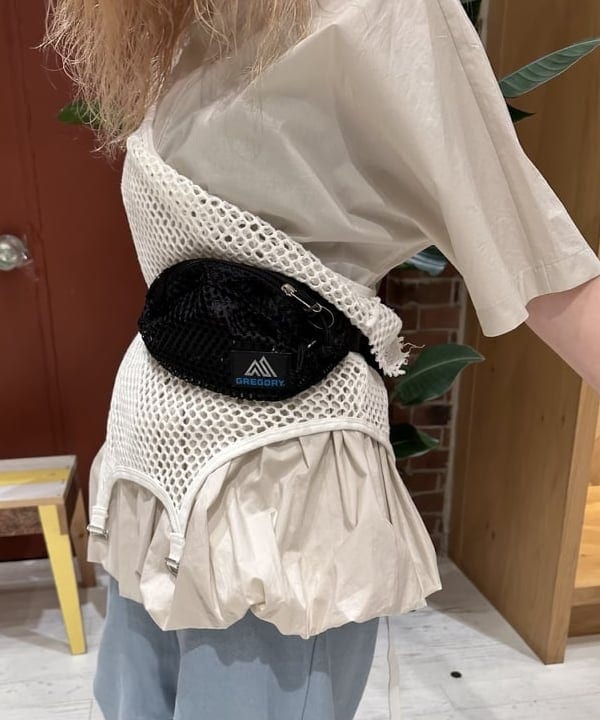 竹村 澄玲さんの「BEAMS WOMEN｜【別注】Champion / リバースウィーブ(R) ミリタリー パンツ」を使ったコーディネート