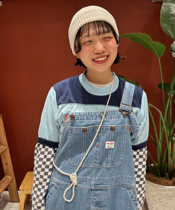 ショ〜ジさんの「BEAMS WOMEN｜【別注】BIGMAC / デニム オーバーオール 25SS」を使ったコーディネート