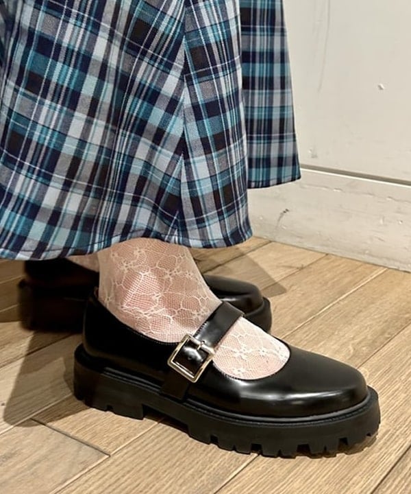 早川 萌子さんの「BEAMS WOMEN｜ボーダー レース スリーブ Tシャツ」を使ったコーディネート