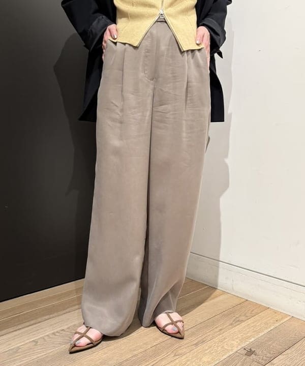 makita mikaさんの「BEAMS WOMEN｜Oggi × Demi-Luxe BEAMS / ボクシー テーラードジャケット」を使ったコーディネート