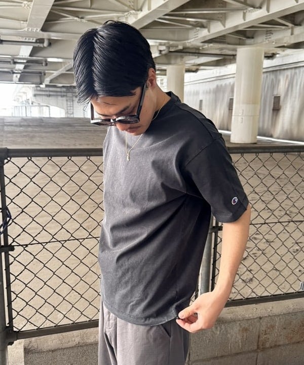 川崎 駿希さんの「BEAMS WOMEN｜【別注】Champion / フェード Tシャツ」を使ったコーディネート