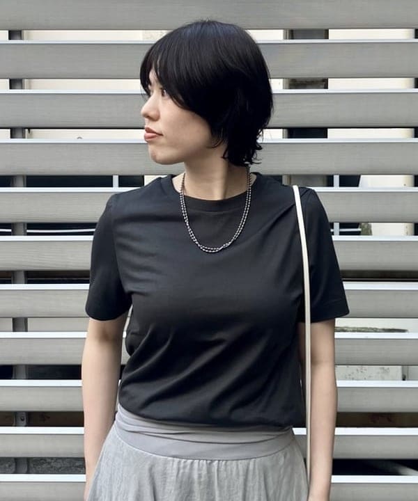 岡 妃呂美さんの「BEAMS WOMEN｜AK+1 / ベルテッド ジレ」を使ったコーディネート