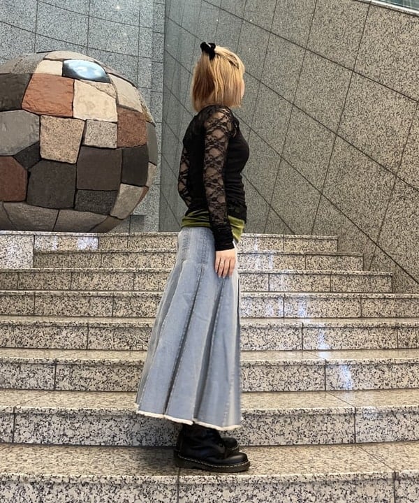 まゆちゃんさんの「BEAMS WOMEN｜デニム タック ミディアム スカート」を使ったコーディネート