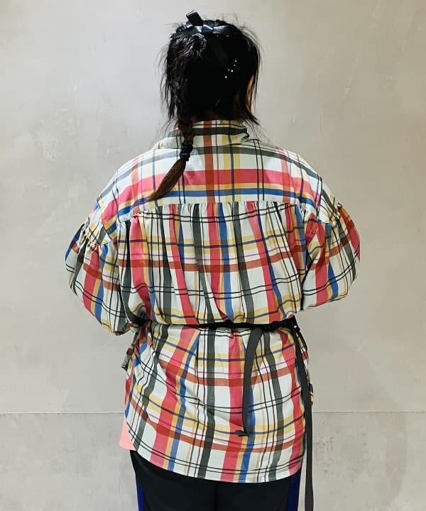 佐藤 歩さんの「BEAMS WOMEN｜テープ リボン バレッタ」を使ったコーディネート