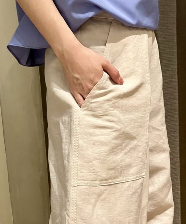 イナダさんの「BEAMS WOMEN｜AK+1 / コットン ツイストショルダー ブラウス」を使ったコーディネート