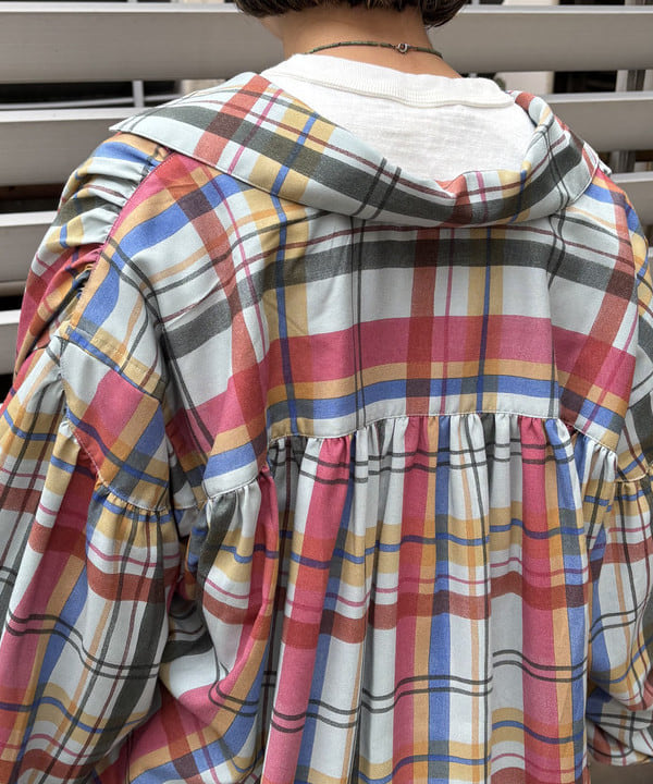 つぼさんの「BEAMS WOMEN｜WAREHOUSE & CO. / 別注 ステンシル13 Tシャツ」を使ったコーディネート