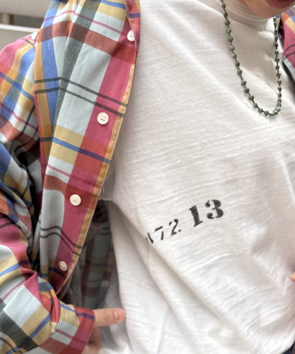 つぼさんの「BEAMS WOMEN｜WAREHOUSE & CO. / 別注 ステンシル13 Tシャツ」を使ったコーディネート