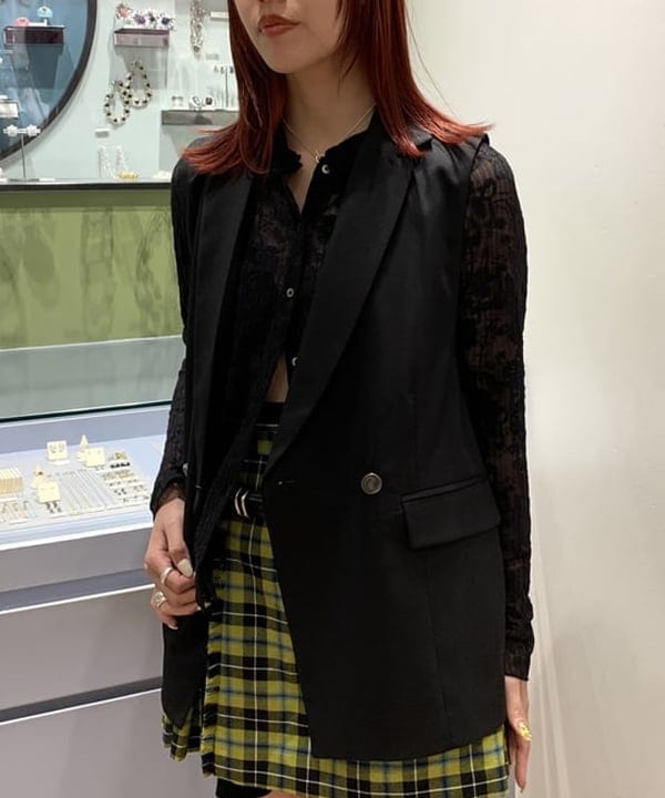 れいなさんの「BEAMS WOMEN｜RBS / バック オープン ジレ」を使ったコーディネート