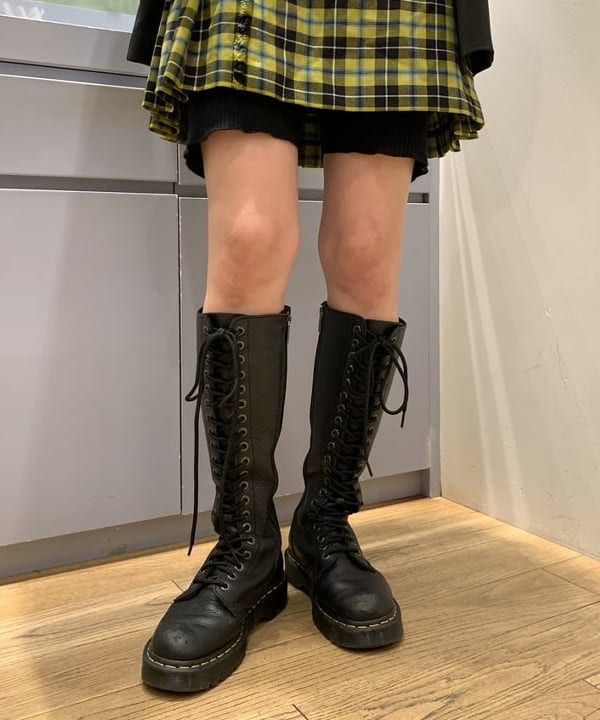 れいなさんの「BEAMS WOMEN｜RBS / バック オープン ジレ」を使ったコーディネート