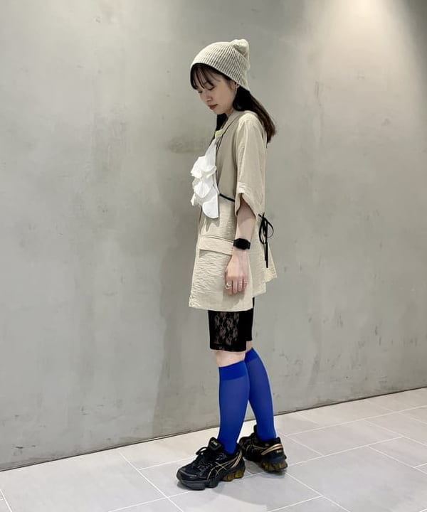 カタヤマ アヤさんの「BEAMS WOMEN｜シャーリング レース Tシャツ」を使ったコーディネート