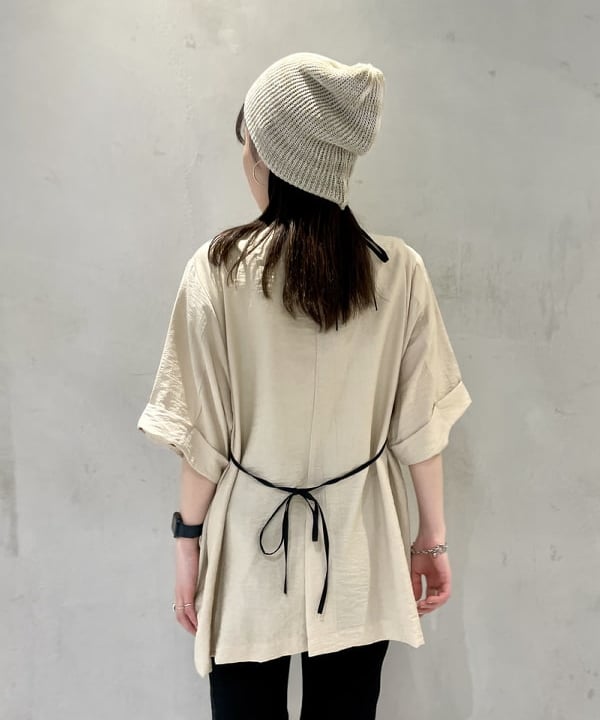 カタヤマ アヤさんの「BEAMS WOMEN｜シャーリング レース Tシャツ」を使ったコーディネート