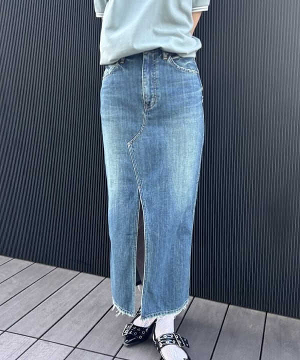 佐々木 南美さんの「BEAMS WOMEN｜【別注】RED CARD TOKYO / Cameron デニムスカート」を使ったコーディネート