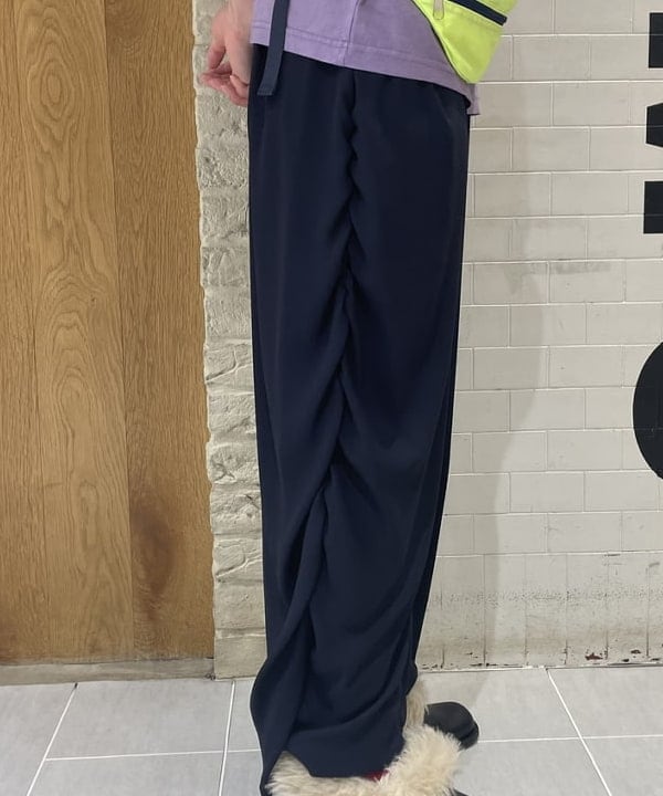 マツミヤさんの「BEAMS WOMEN｜maturely / アムンゼン シャーリング パンツ」を使ったコーディネート