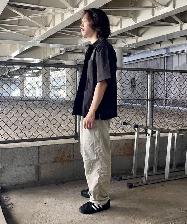 槙山 賢斗さんの「BEAMS WOMEN｜【別注】UNIVERSAL OVERALL / メッシュ キューバシャツ」を使ったコーディネート