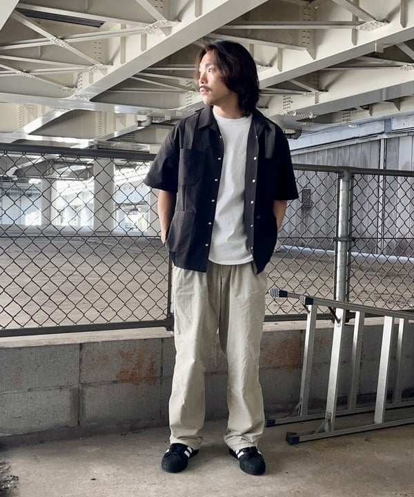 槙山 賢斗さんの「BEAMS WOMEN｜【別注】UNIVERSAL OVERALL / メッシュ キューバシャツ」を使ったコーディネート