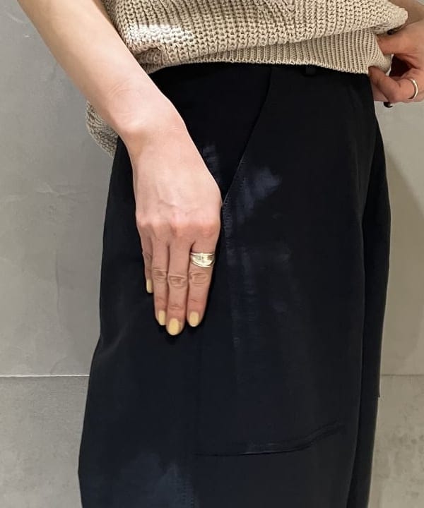 OSUMIさんの「BEAMS WOMEN｜AK+1 / 片畦 Vネック ニット」を使ったコーディネート