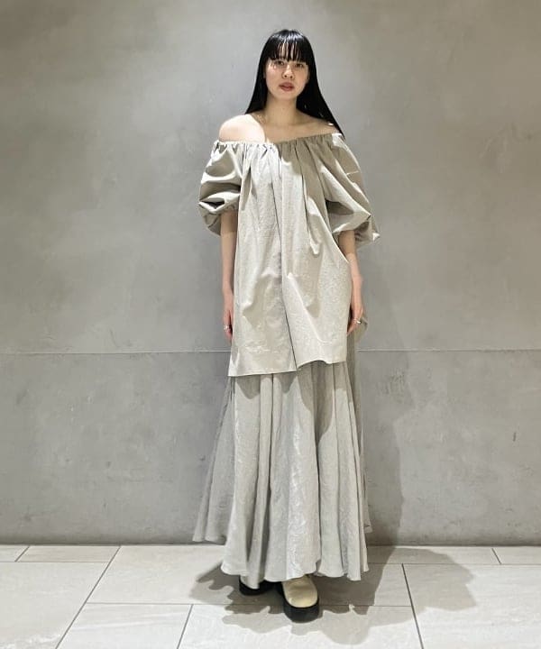 OSUMIさんの「BEAMS WOMEN｜2WAY オフショルダーブラウス」を使ったコーディネート