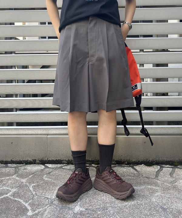 チナツさんの「BEAMS WOMEN｜HAVERSACK / タイプライター 2タック ショーツ」を使ったコーディネート
