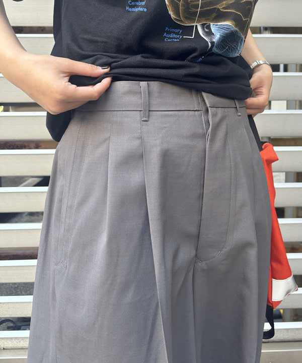 チナツさんの「BEAMS WOMEN｜HAVERSACK / タイプライター 2タック ショーツ」を使ったコーディネート