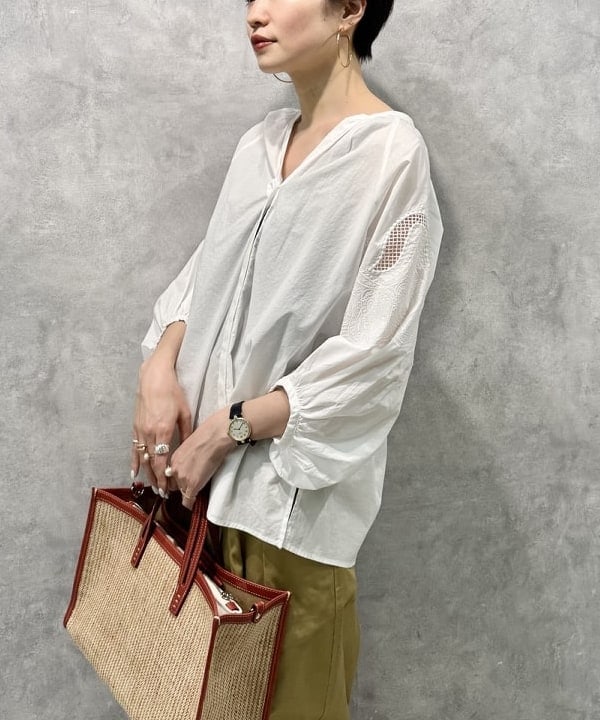 SANOさんの「BEAMS WOMEN｜刺繍スリーブ シャツブラウス」を使ったコーディネート