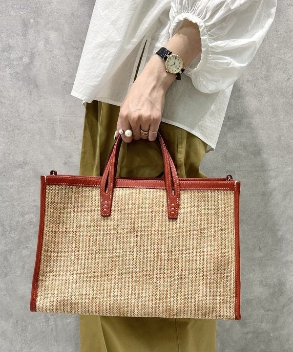 SANOさんの「BEAMS WOMEN｜刺繍スリーブ シャツブラウス」を使ったコーディネート