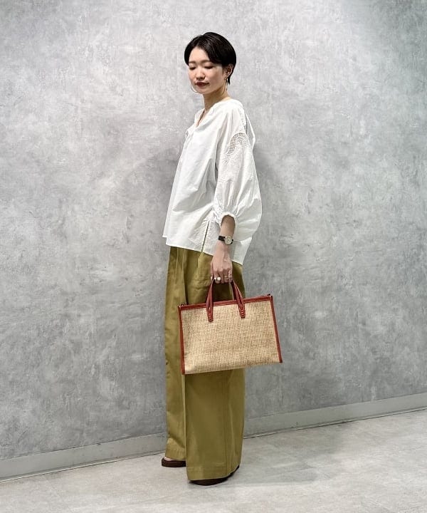 SANOさんの「BEAMS WOMEN｜刺繍スリーブ シャツブラウス」を使ったコーディネート