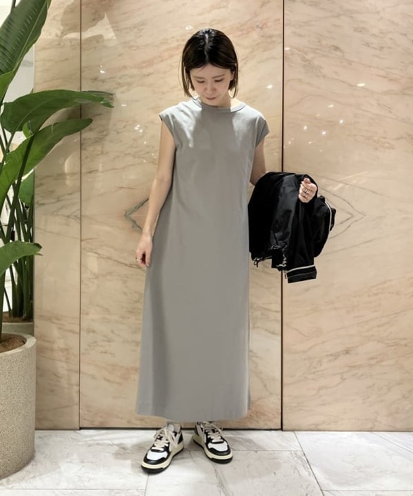 AONO SHIKAMAさんの「BEAMS WOMEN｜【別注】SLOANE / コットン天竺 フレンチスリーブ ワンピース」を使ったコーディネート