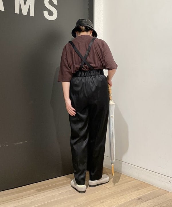 IZUMI MAYUMIさんの「BEAMS WOMEN｜AK+1 / シルケットサテン パンツ」を使ったコーディネート