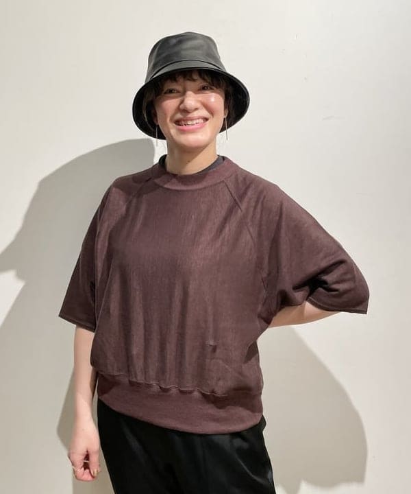 IZUMI MAYUMIさんの「BEAMS WOMEN｜AK+1 / シルケットサテン パンツ」を使ったコーディネート