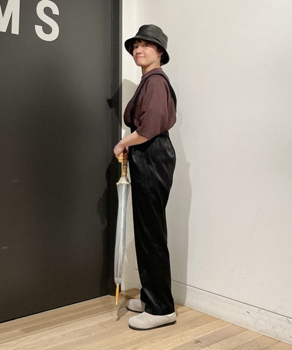 IZUMI MAYUMIさんの「BEAMS WOMEN｜AK+1 / シルケットサテン パンツ」を使ったコーディネート