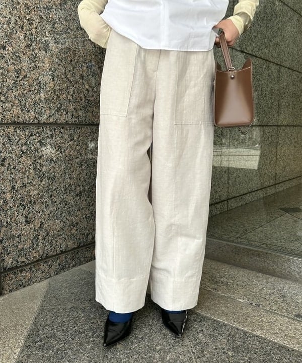 大槻 まひろさんの「BEAMS WOMEN｜シアーコットン ロングスリーブTシャツ」を使ったコーディネート