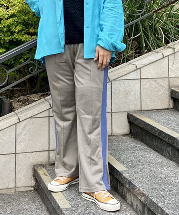 ワカバヤシ　ユカコさんの「BEAMS WOMEN｜STYLE EYES / BOWLING L/S SHIRTS」を使ったコーディネート