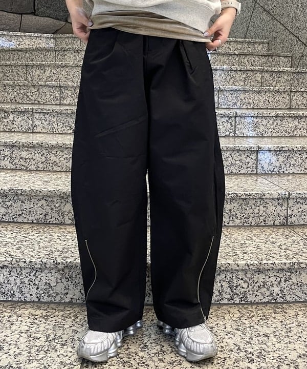 まゆちゃんさんの「BEAMS WOMEN｜ジップ ヘムカーブ パンツ」を使ったコーディネート