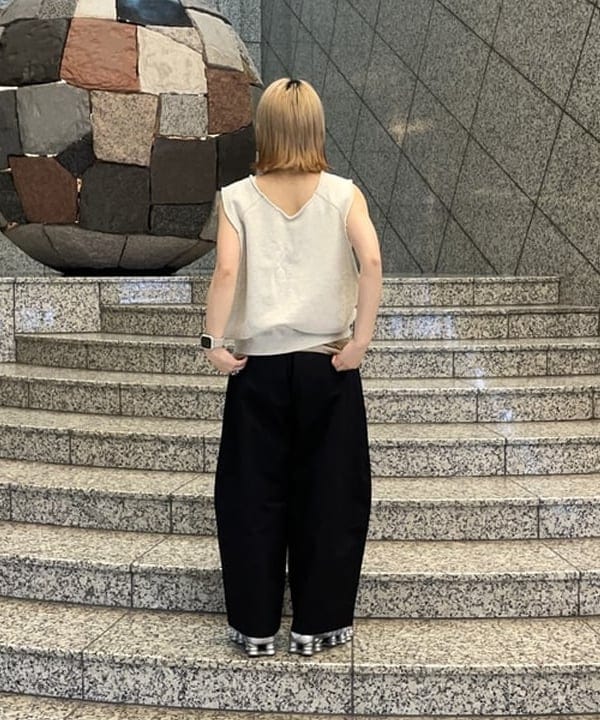 まゆちゃんさんの「BEAMS WOMEN｜ジップ ヘムカーブ パンツ」を使ったコーディネート