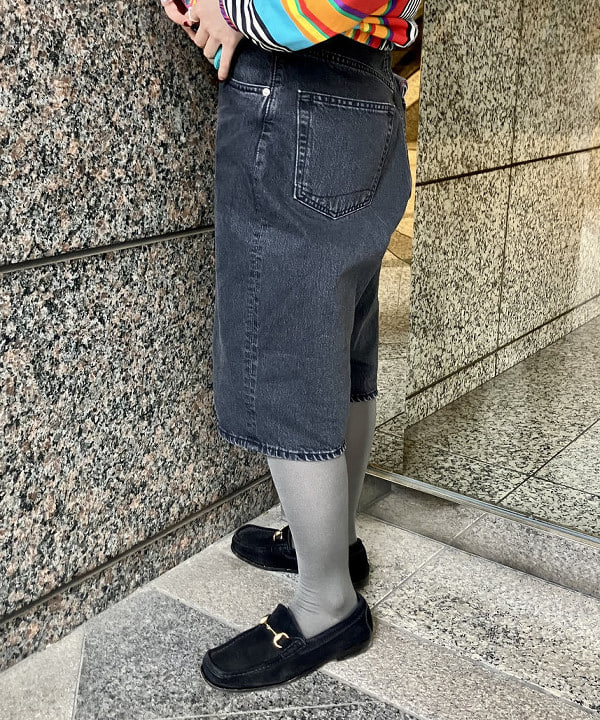 小原 もこさんの「BEAMS WOMEN｜40mm ヴィンテージ バックル ベルト」を使ったコーディネート
