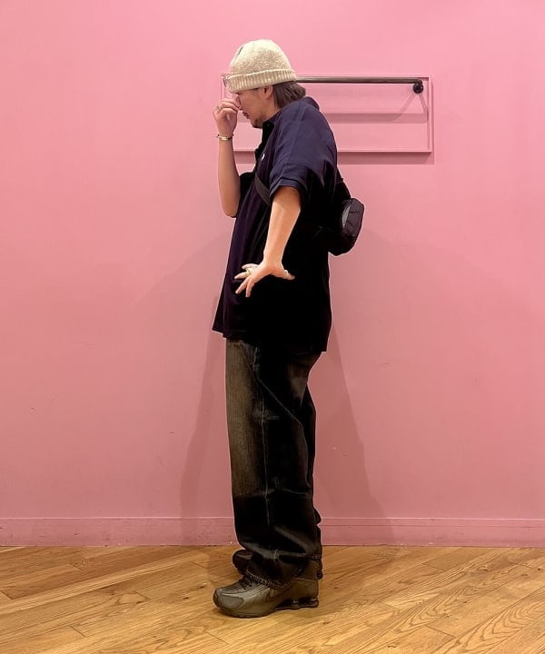 新里 京介さんの「BEAMS WOMEN｜BEAMS / ワイドフィット デニムパンツ」を使ったコーディネート