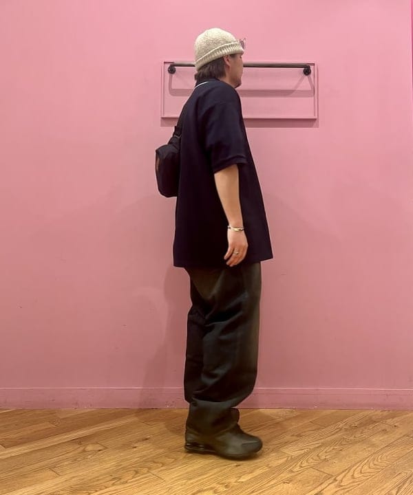 新里 京介さんの「BEAMS WOMEN｜BEAMS / ワイドフィット デニムパンツ」を使ったコーディネート