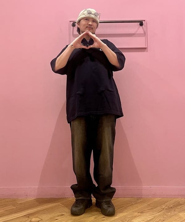 新里 京介さんの「BEAMS WOMEN｜BEAMS / ワイドフィット デニムパンツ」を使ったコーディネート