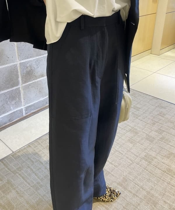 SAKAIさんの「BEAMS WOMEN｜AK+1 / コットン ツイストショルダー ブラウス」を使ったコーディネート