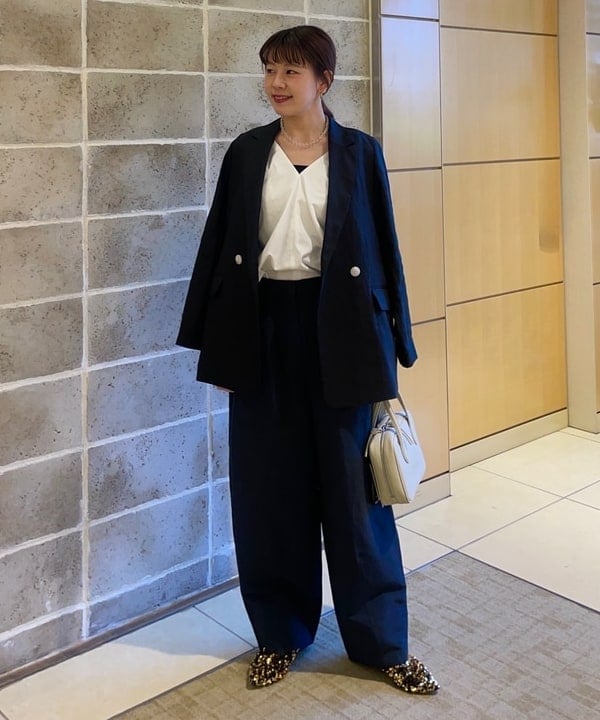 SAKAIさんの「BEAMS WOMEN｜AK+1 / コットン ツイストショルダー ブラウス」を使ったコーディネート