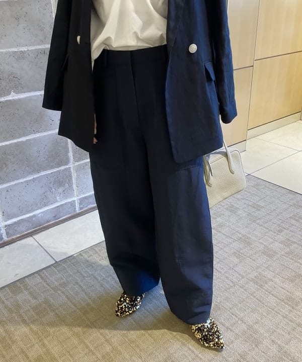 SAKAIさんの「BEAMS WOMEN｜AK+1 / コットン ツイストショルダー ブラウス」を使ったコーディネート