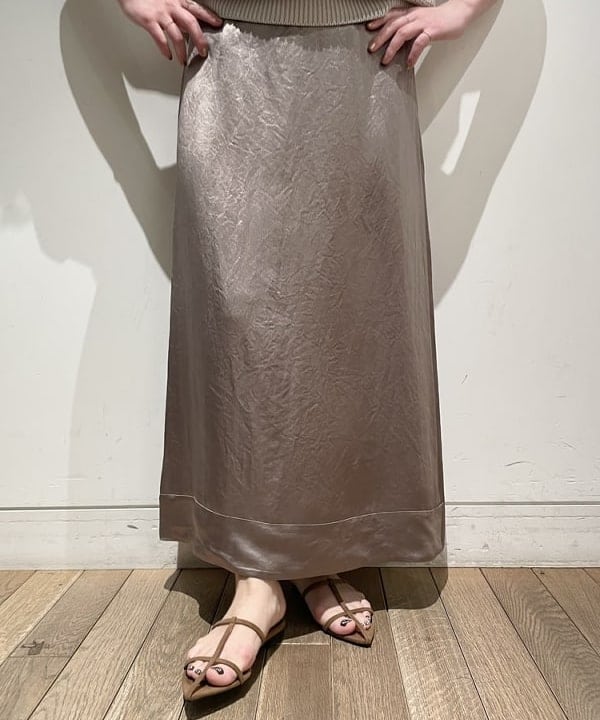 IZUMI MAYUMIさんの「BEAMS WOMEN｜AK+1 / 片畦 Vネック ニット」を使ったコーディネート