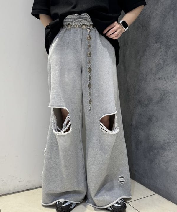 シロヤマさんの「BEAMS WOMEN｜フリル ニット ビーニー」を使ったコーディネート