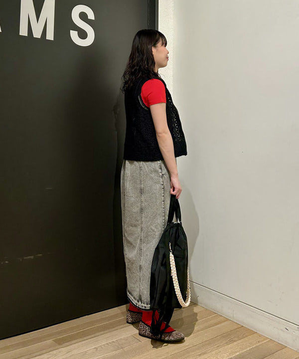 早川 萌子さんの「BEAMS WOMEN｜レース ハイネック ジップ ベスト」を使ったコーディネート