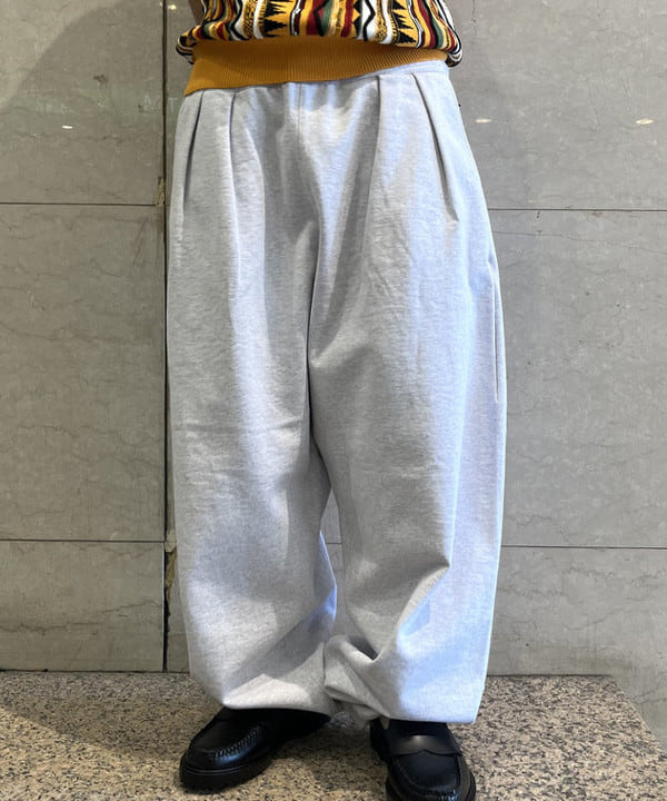菊田 悠さんの「BEAMS WOMEN｜バルーン スウェットパンツ」を使ったコーディネート