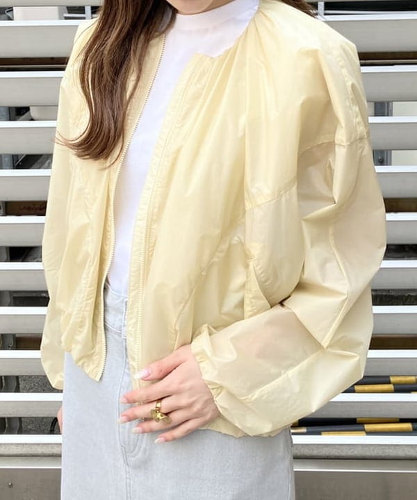 YUIさんの「BEAMS WOMEN｜シアー ドルマン ジップブルゾン」を使ったコーディネート