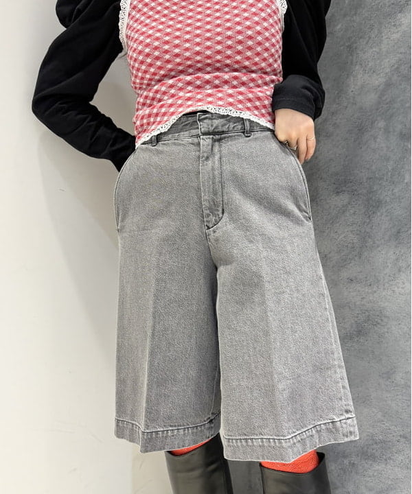 庭野 優紀さんの「BEAMS WOMEN｜FARAH / No Tuck Wide Shorts」を使ったコーディネート