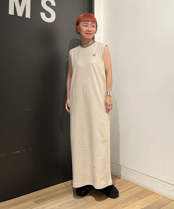 吉田 奈央さんの「BEAMS WOMEN｜【別注】FRED PERRY / TIPPED PIQUE DRESS」を使ったコーディネート